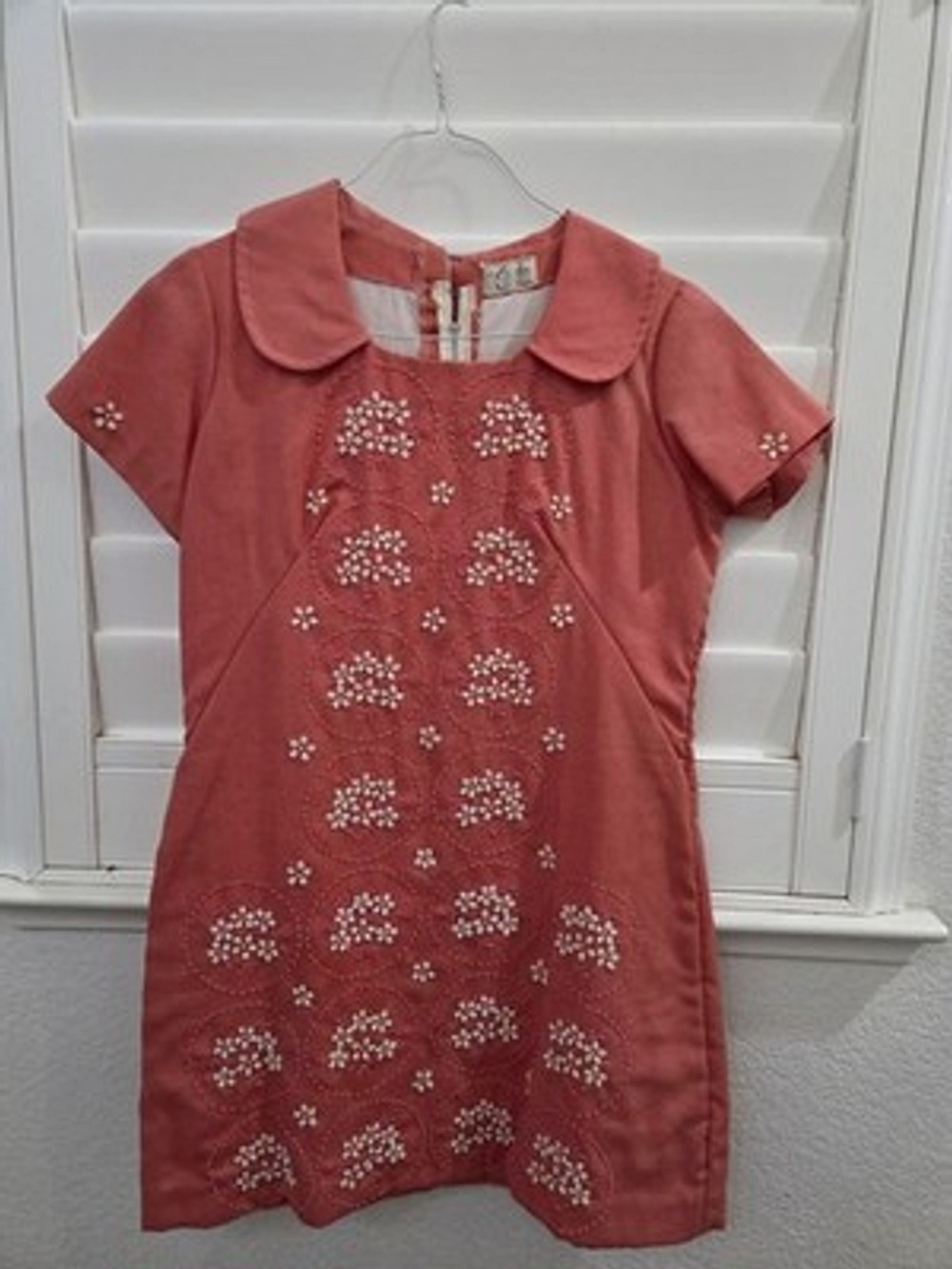 Vintage 1960s Mod Chinese Style Coral Pink Embroidered Peter Pan Collar XS/S